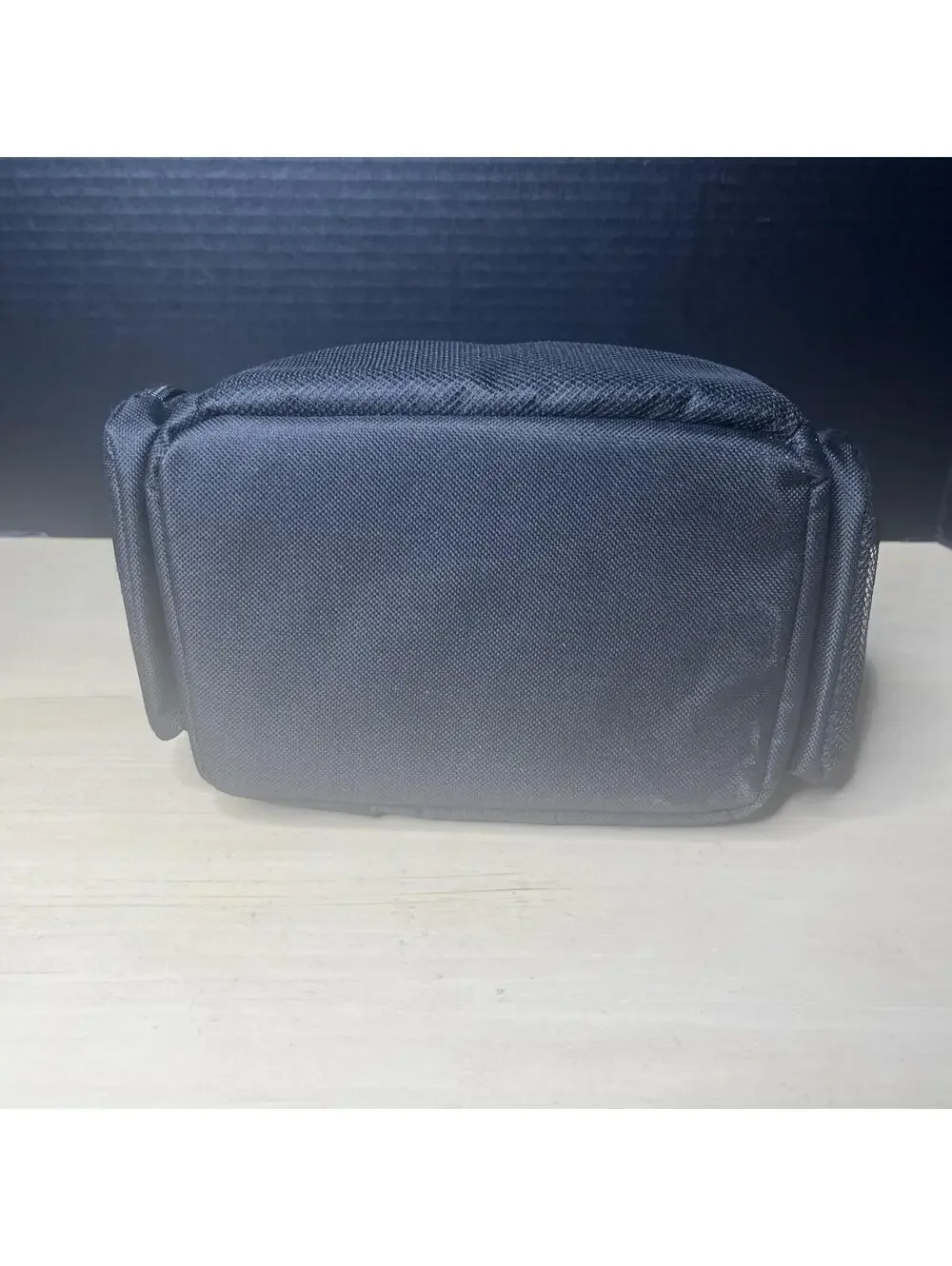 ULTIMAXX DIGITAL CAMERA CAMCORDER MEDIUM SIZE GADGET BAG UM-GB200